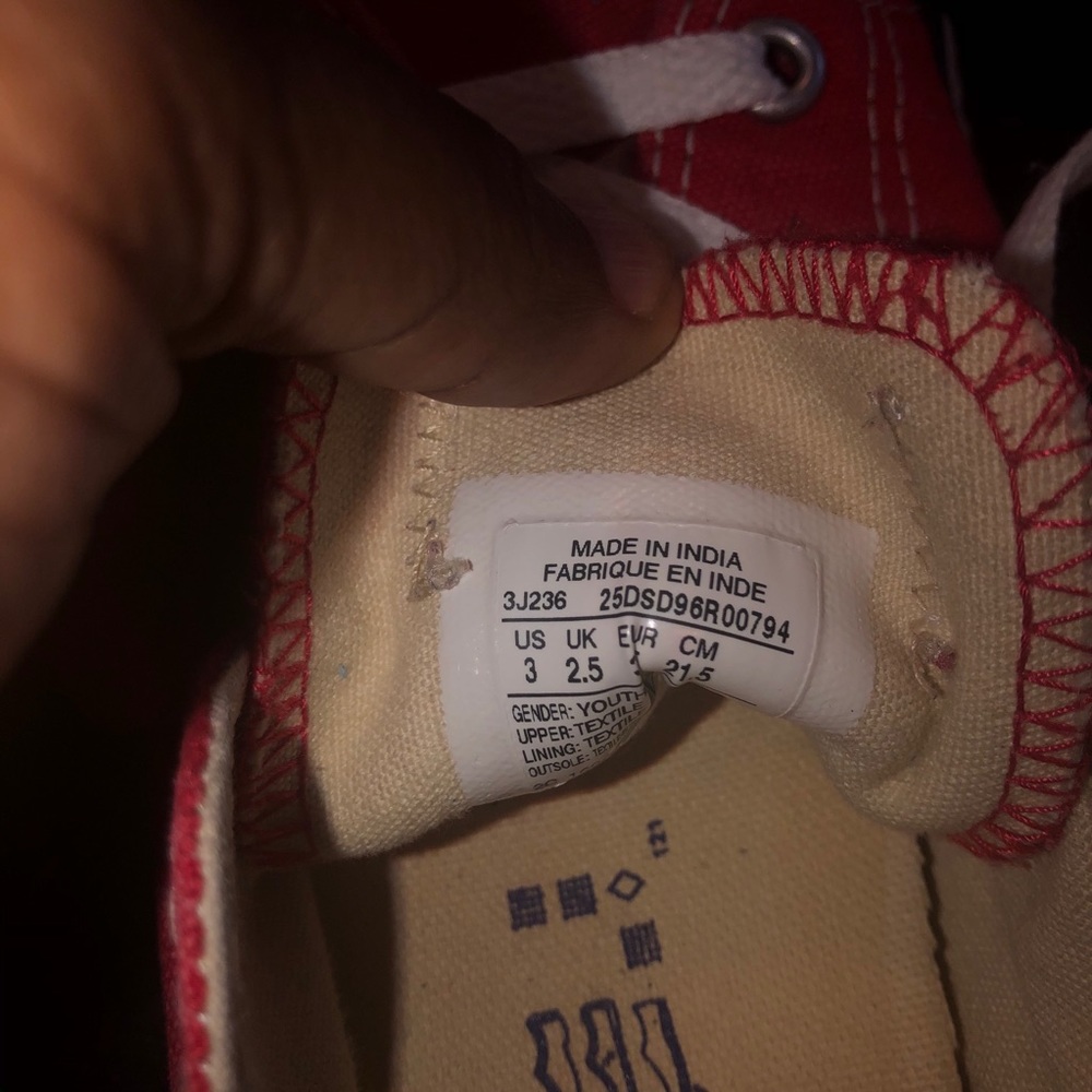 Converse - Picture 3 of 3